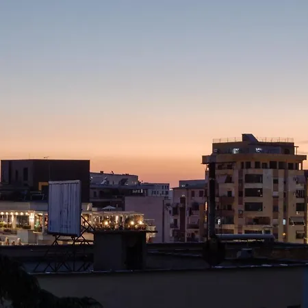 알바니아 호스텔 *